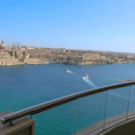 The Seafront Tower Suites Hotel