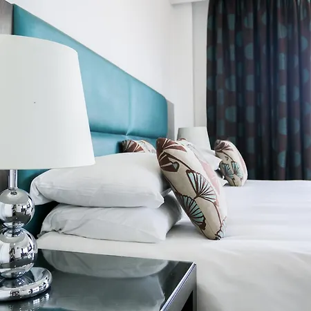 The Seafront Tower Suites *